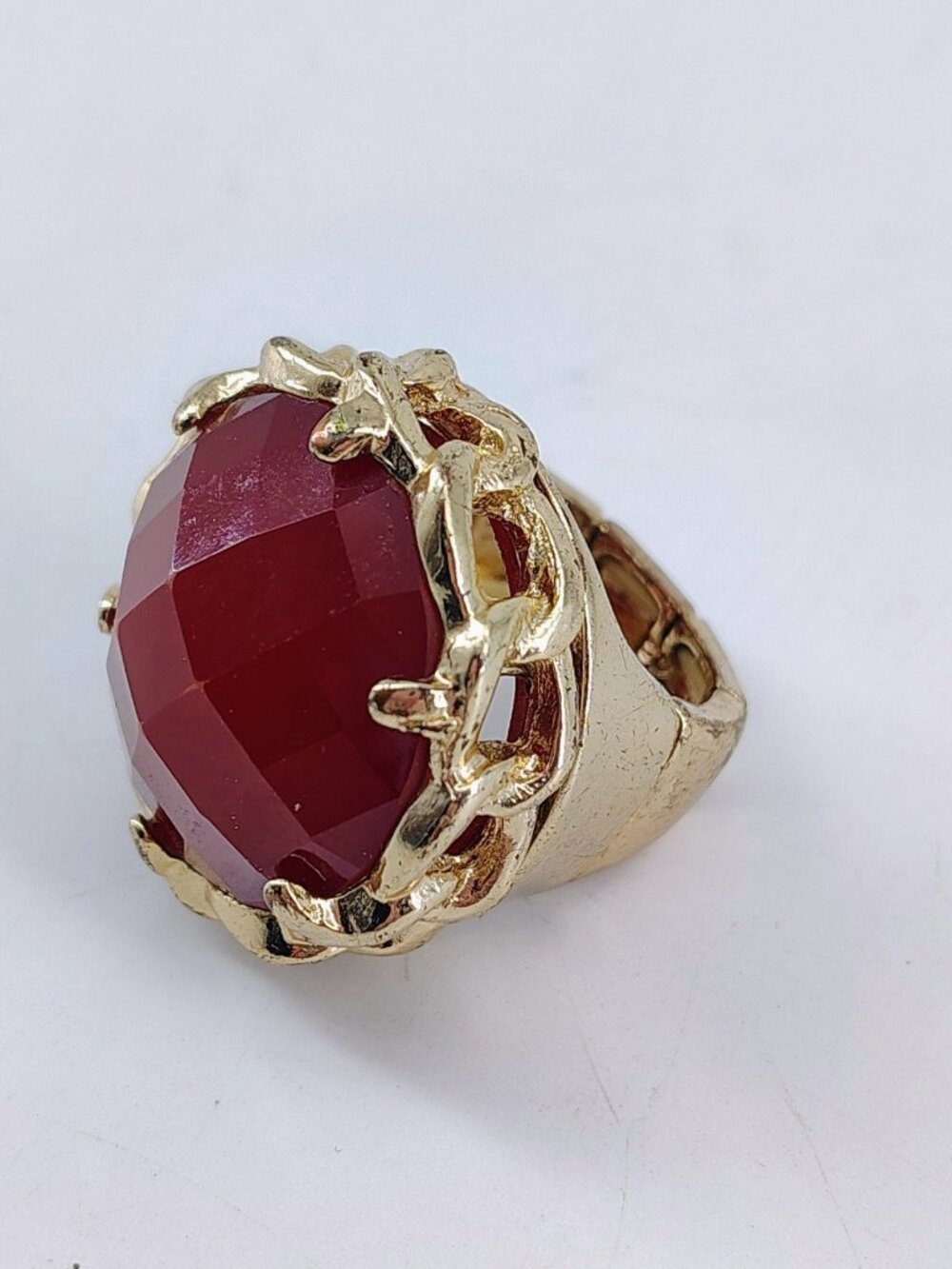Large Red Faceted Stone Gold Tone Fashion Ring Stretch Band Statement Jewelry